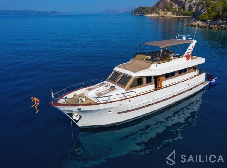 Motoryacht - Yacht Charter Sailica