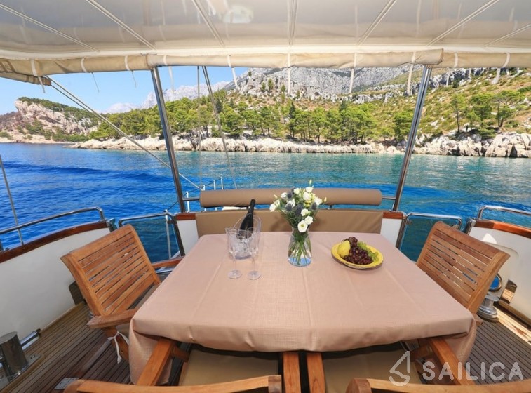 Motoryacht - Yacht Charter Sailica