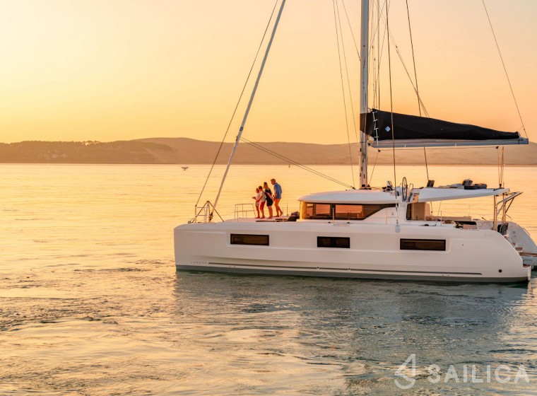 Lagoon 46  - Yacht Charter Sailica