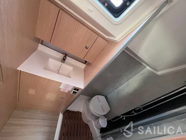 Bavaria C42 - Yacht Charter Sailica