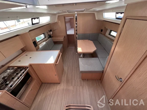 Bavaria C42 - Yacht Charter Sailica