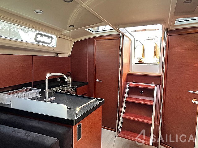 Hanse 418 - Yacht Charter Sailica