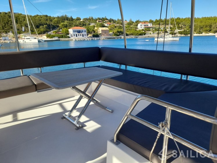 Nautitech 46 Fly - Yacht Charter Sailica