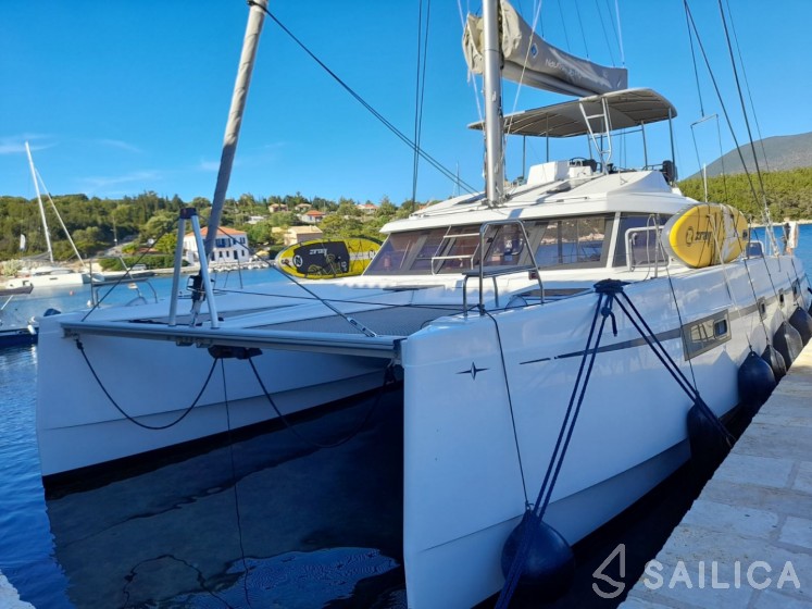 Nautitech 46 Fly - Yacht Charter Sailica