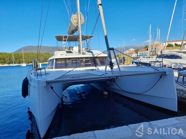 Nautitech 46 Fly - Yacht Charter Sailica