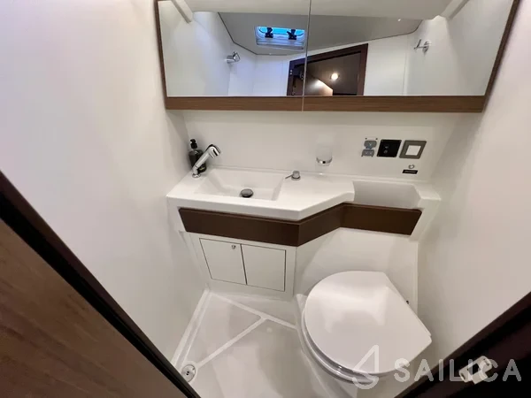 Oceanis 46.1 - Yacht Charter Sailica