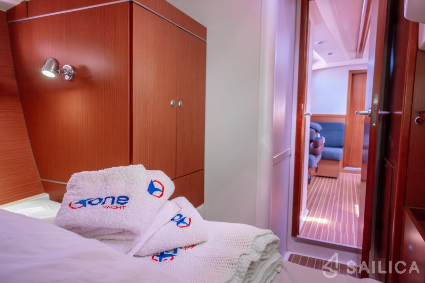 Hanse 445 - Yacht Charter Sailica