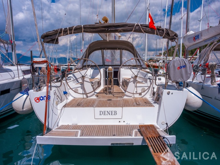 Hanse 445 - Yacht Charter Sailica