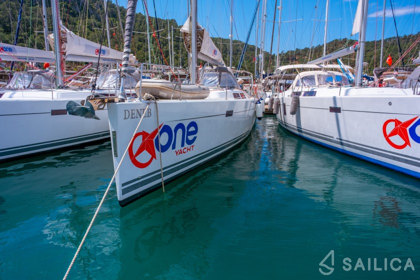 Hanse 445 - Yacht Charter Sailica