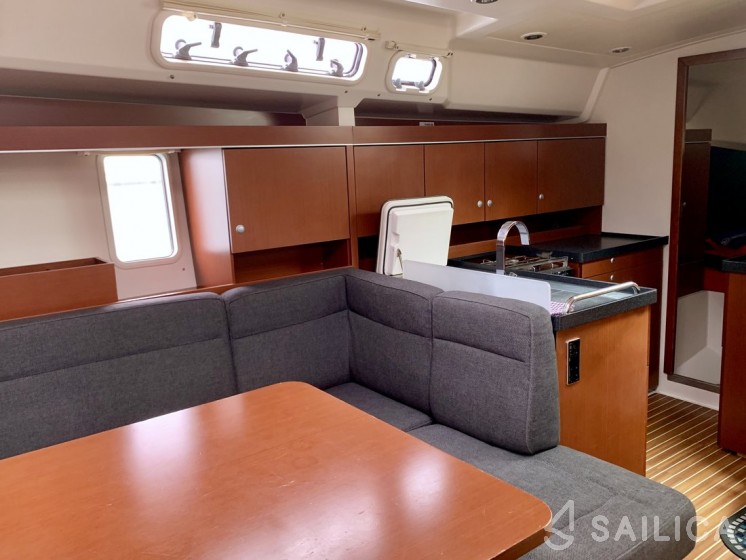 Hanse 445 - Yacht Charter Sailica