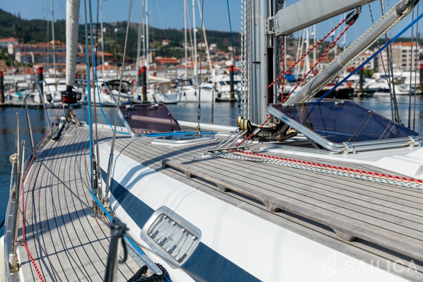 Grand Soleil 43 - Yacht Charter Sailica