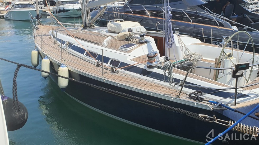 Grand Soleil 43 - Yacht Charter Sailica