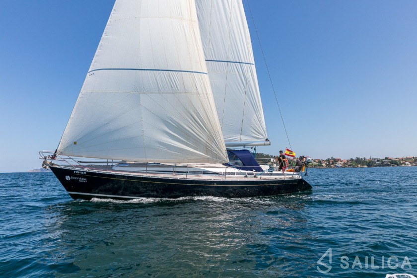 Grand Soleil 43 - Yacht Charter Sailica