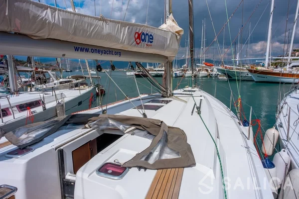 Hanse 445 - Yacht Charter Sailica