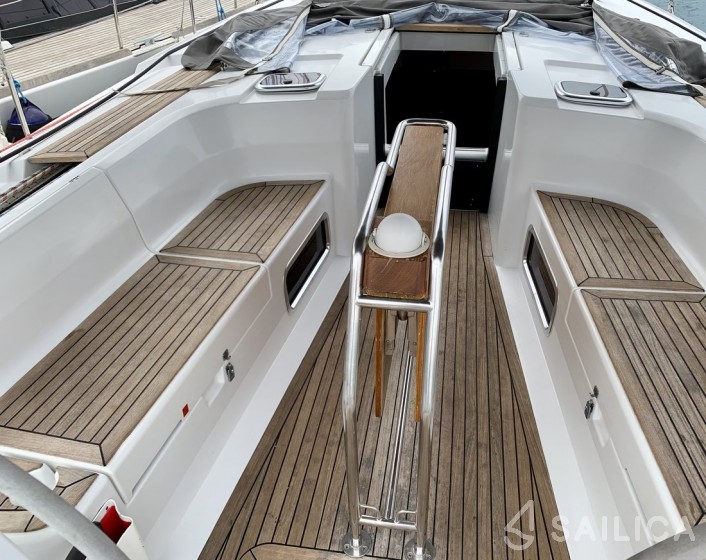 Hanse 445 - Yacht Charter Sailica