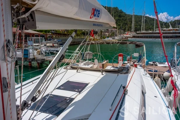 Hanse 445 - Yacht Charter Sailica
