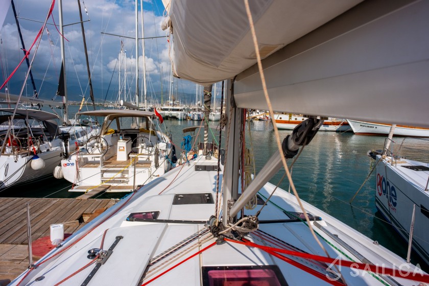 Hanse 445 - Yacht Charter Sailica