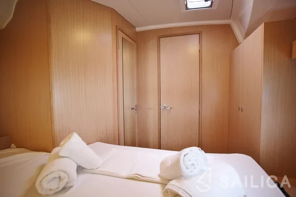 Bavaria C42 - Yacht Charter Sailica