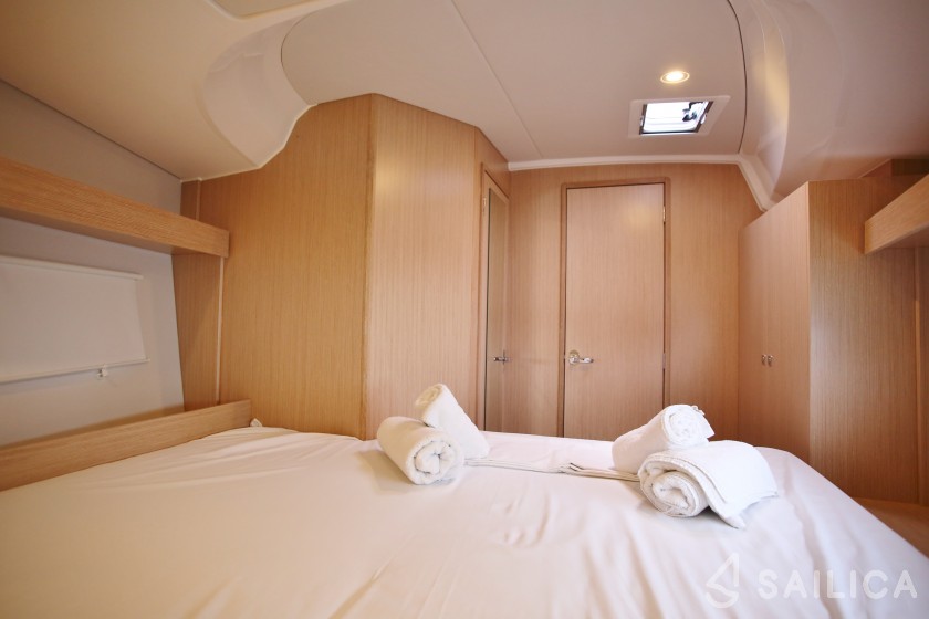 Bavaria C42 - Yacht Charter Sailica