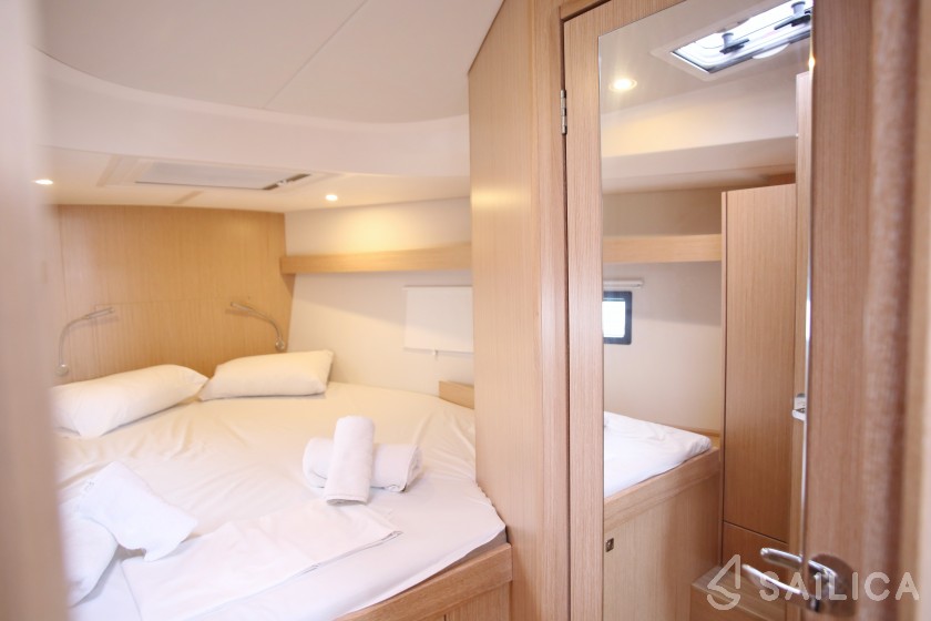 Bavaria C42 - Yacht Charter Sailica