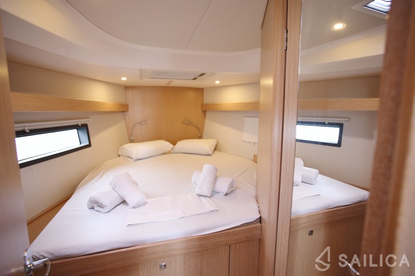 Bavaria C42 - Yacht Charter Sailica