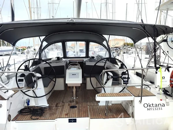 Bavaria C42 - Yacht Charter Sailica