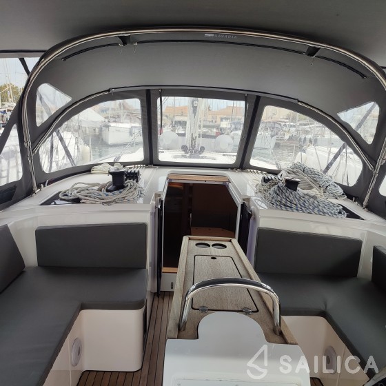 Bavaria C42 - Yacht Charter Sailica