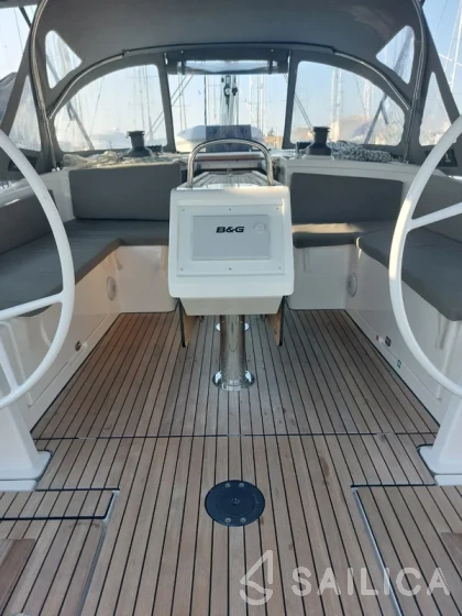 Bavaria C42 - Yacht Charter Sailica