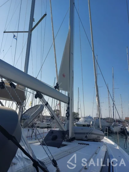 Bavaria C42 - Yacht Charter Sailica