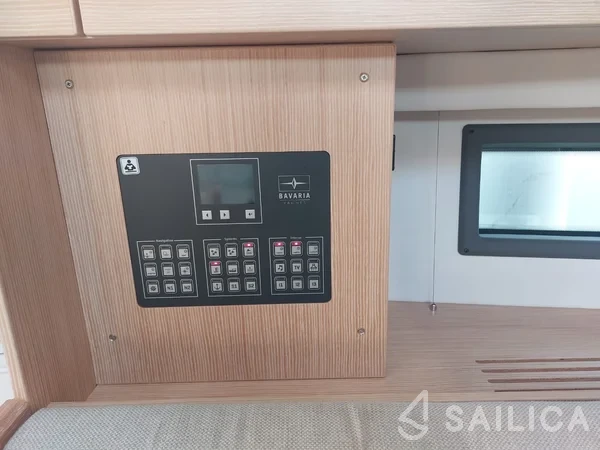 Bavaria C42 - Yacht Charter Sailica