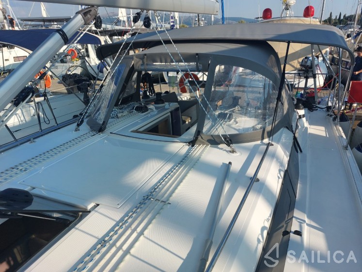 Bavaria C42 - Yacht Charter Sailica