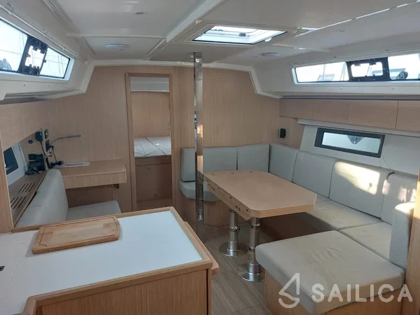 Bavaria C42 - Yacht Charter Sailica