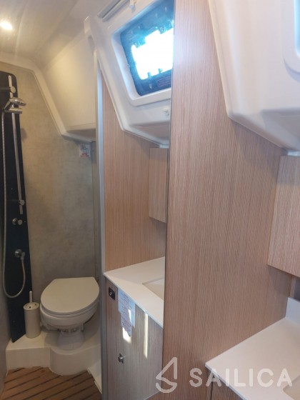 Bavaria C42 - Yacht Charter Sailica