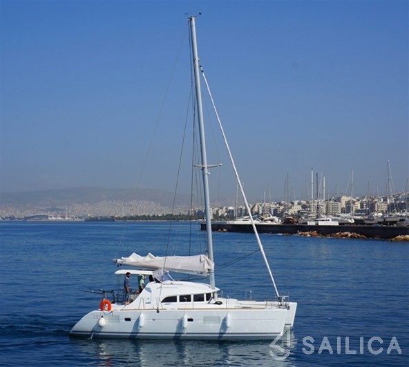 Lagoon 380 S2 - Yacht Charter Sailica