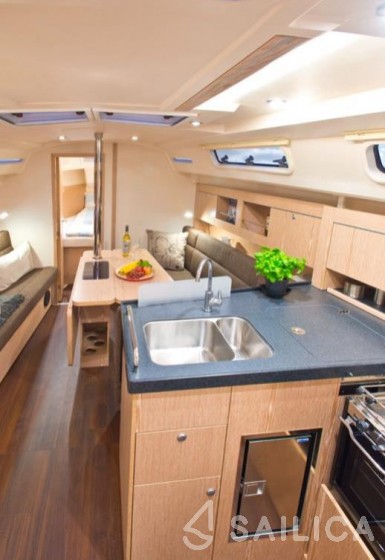 Hanse 345 - Yacht Charter Sailica