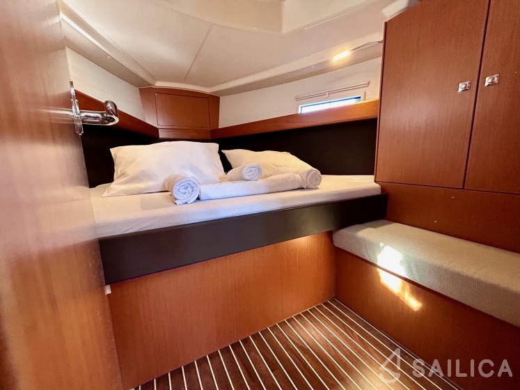 Bavaria 37 Cruiser - Yacht Charter Sailica