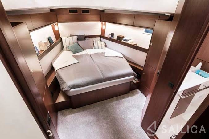 Bavaria 37 Cruiser - Yacht Charter Sailica