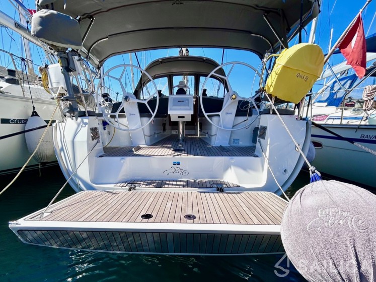 Bavaria 37 Cruiser - Yacht Charter Sailica