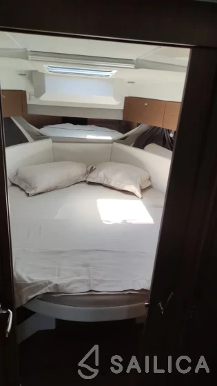 Merry Fisher 895 - Yacht Charter Sailica