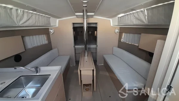 Oceanis 38.1 - Yacht Charter Sailica