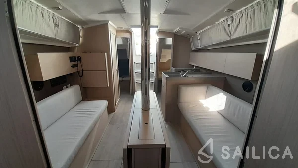 Oceanis 38.1 - Yacht Charter Sailica