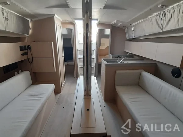 Oceanis 38.1 - Yacht Charter Sailica