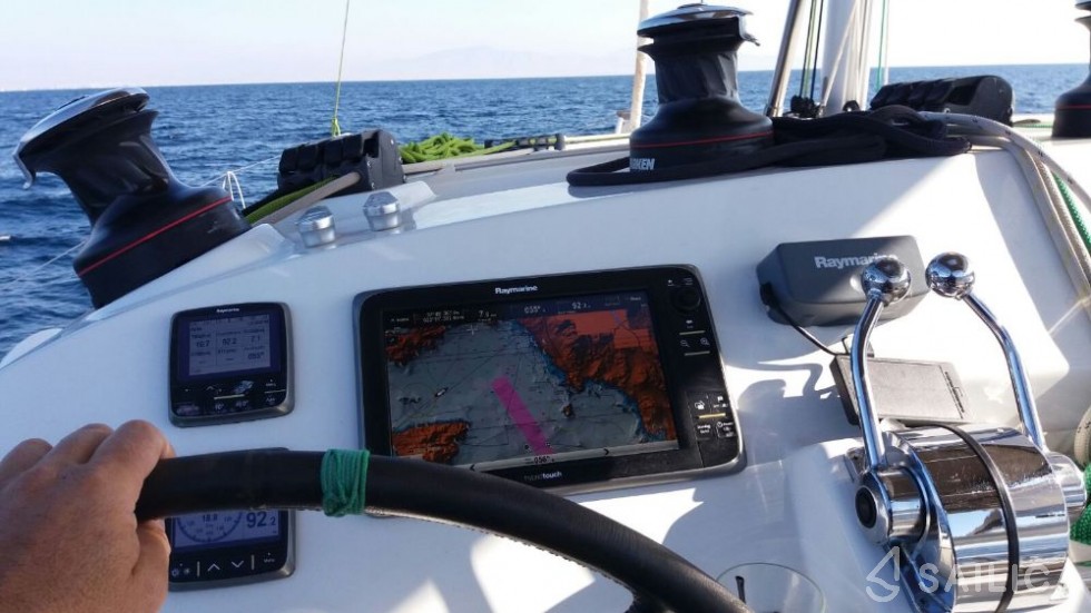 Lagoon 400 S2 - Yacht Charter Sailica