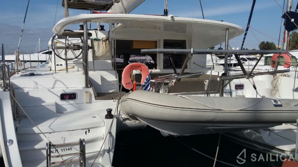 Lagoon 400 S2 - Yacht Charter Sailica