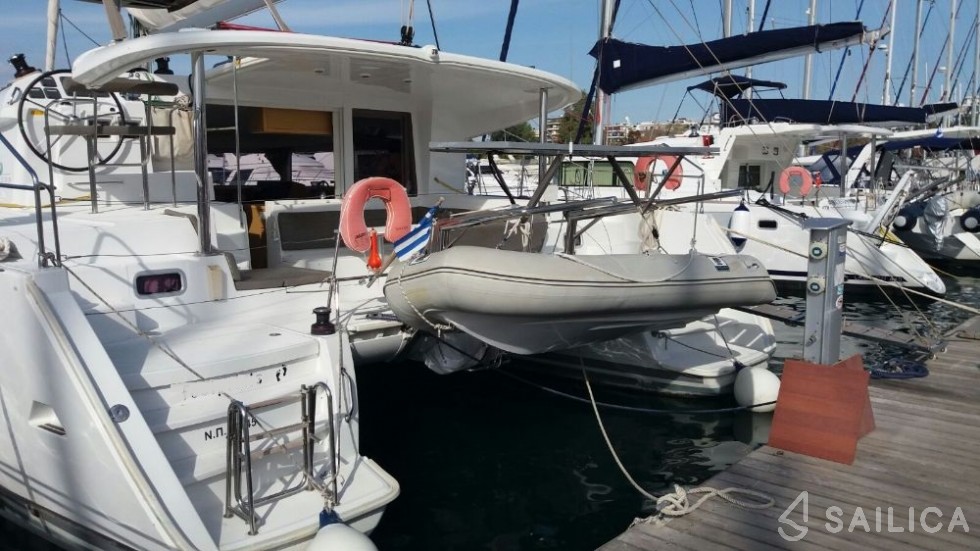 Lagoon 400 S2 - Yacht Charter Sailica