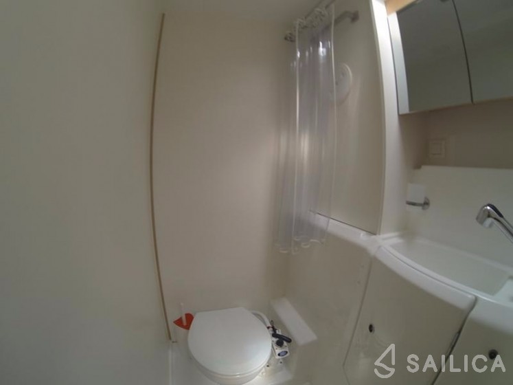 Lagoon 400 S2 - Yacht Charter Sailica