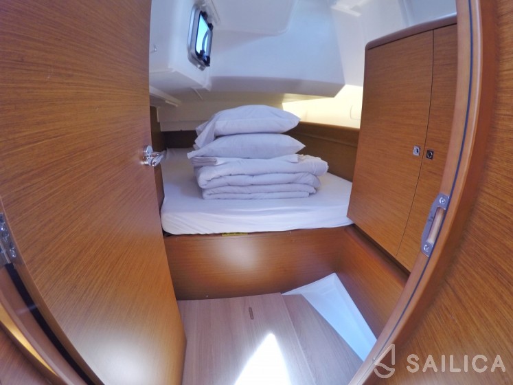 Sun Odyssey 449 - Yacht Charter Sailica