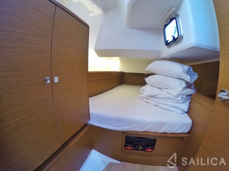Sun Odyssey 449 - Yacht Charter Sailica