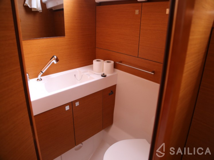 Sun Odyssey 479 - Yacht Charter Sailica