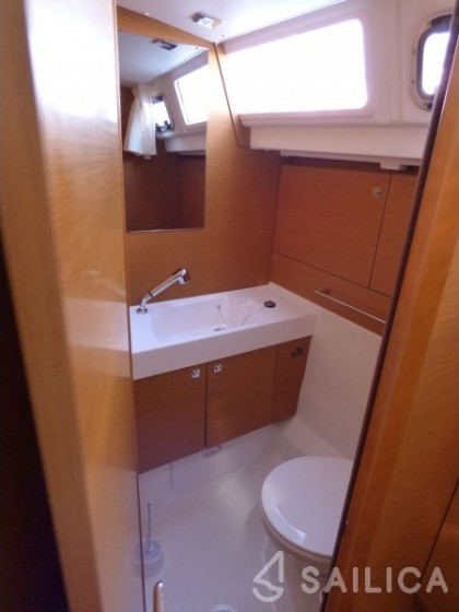 Sun Odyssey 479 - Yacht Charter Sailica